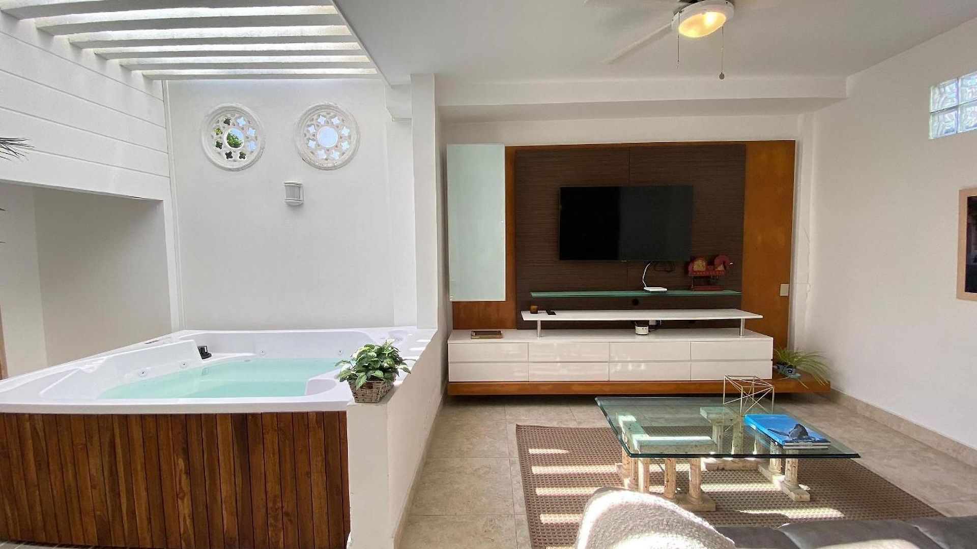 Сasa de vacaciones Casa De 5 Con Jacuzzi