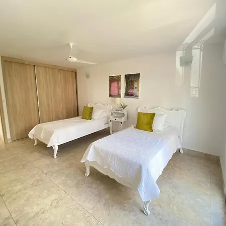 Casa De 5 Con Jacuzzi Сasa de vacaciones