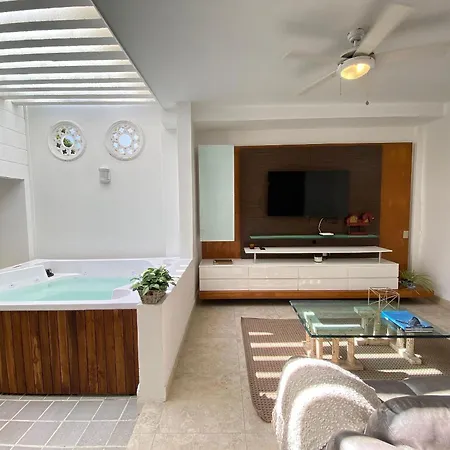 Сasa de vacaciones Casa De 5 Con Jacuzzi